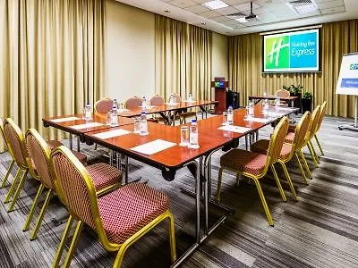 Holiday Inn Express Dubai, Jumeirah By Ihg Hotel Dubaj