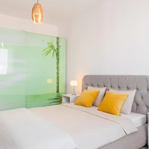https://lovely-apartment-with-view-and-free-parking.bucharesthotelsnow.com