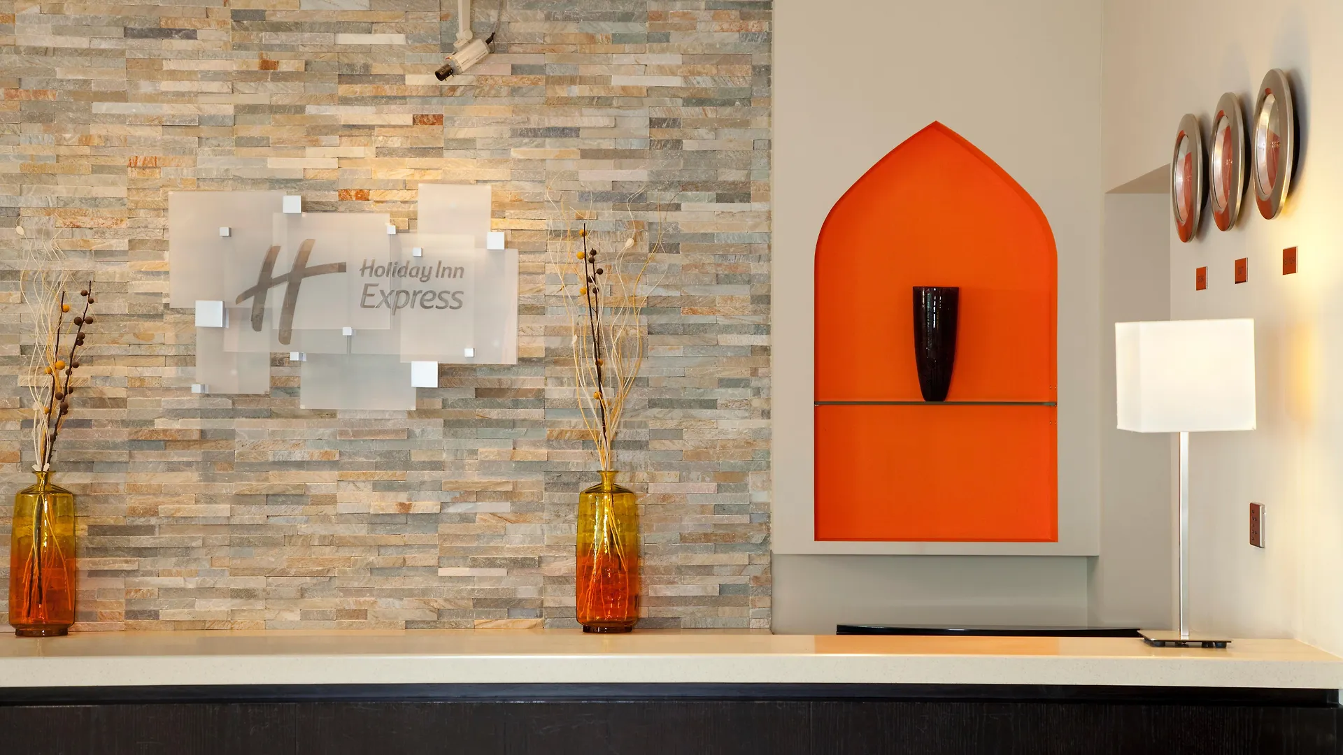Holiday Inn Express Dubai, Jumeirah By Ihg Dubai