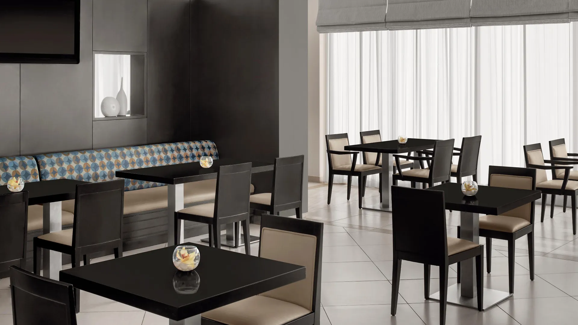 Holiday Inn Express Dubai, Jumeirah By Ihg